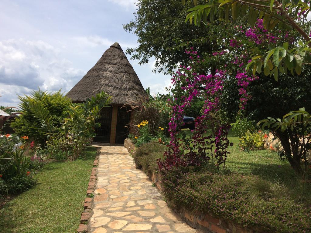 Nyore Hillside Retreat Mbarara Exteriör bild